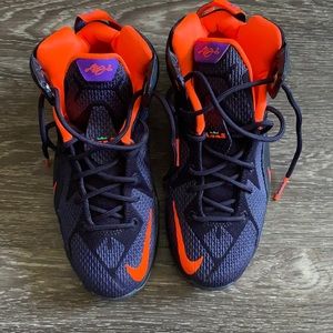 Lebron 12 women’s shoes SIZE 4.5Y